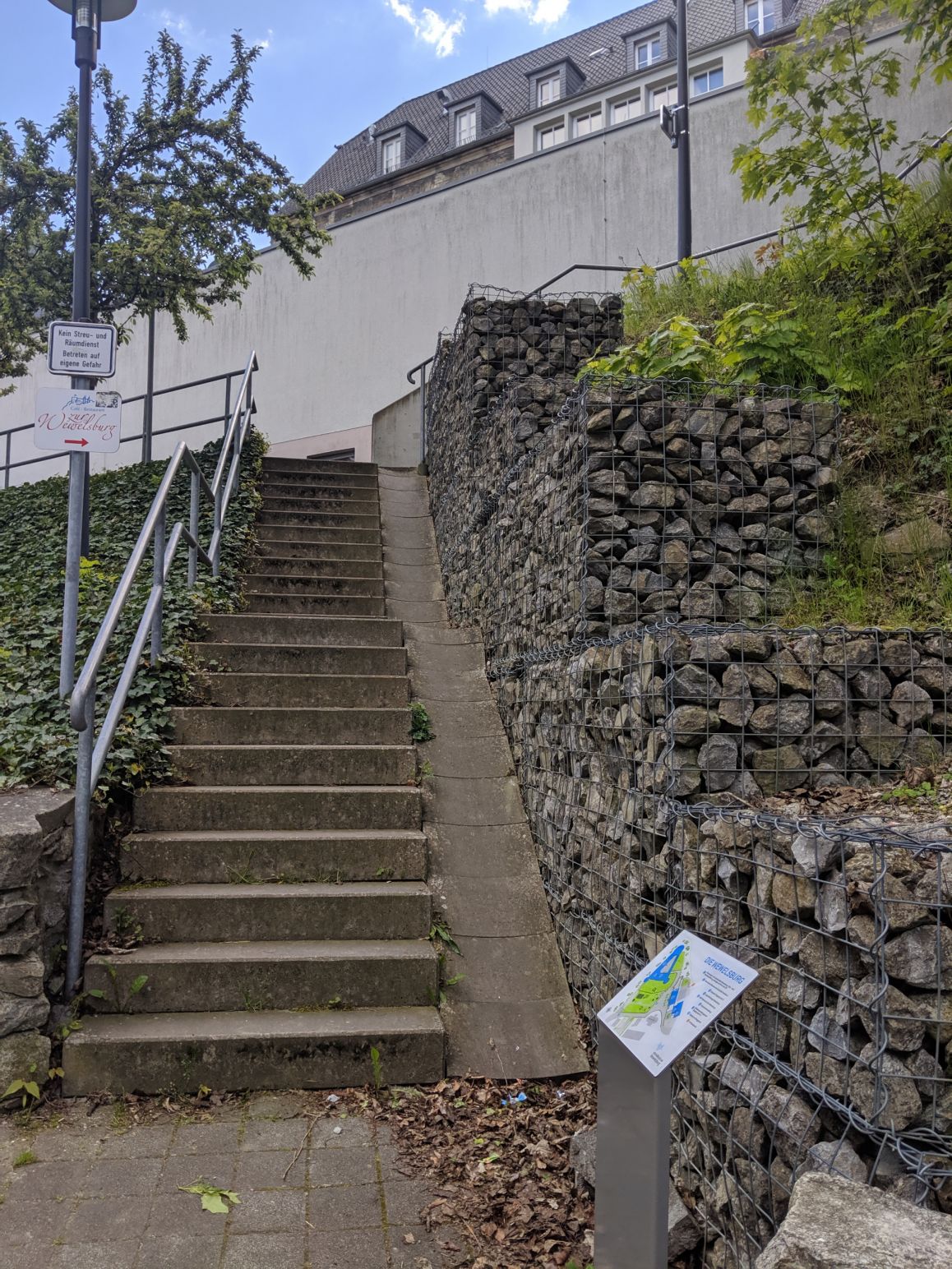 An der Straße vom Almetal kommend